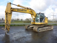 New Holland Kobelco E235